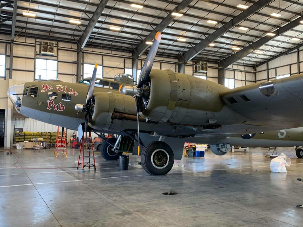 AeroVintage's B-17 Restoration Updates From Madras 16 RWW Ye Olde Pub 03