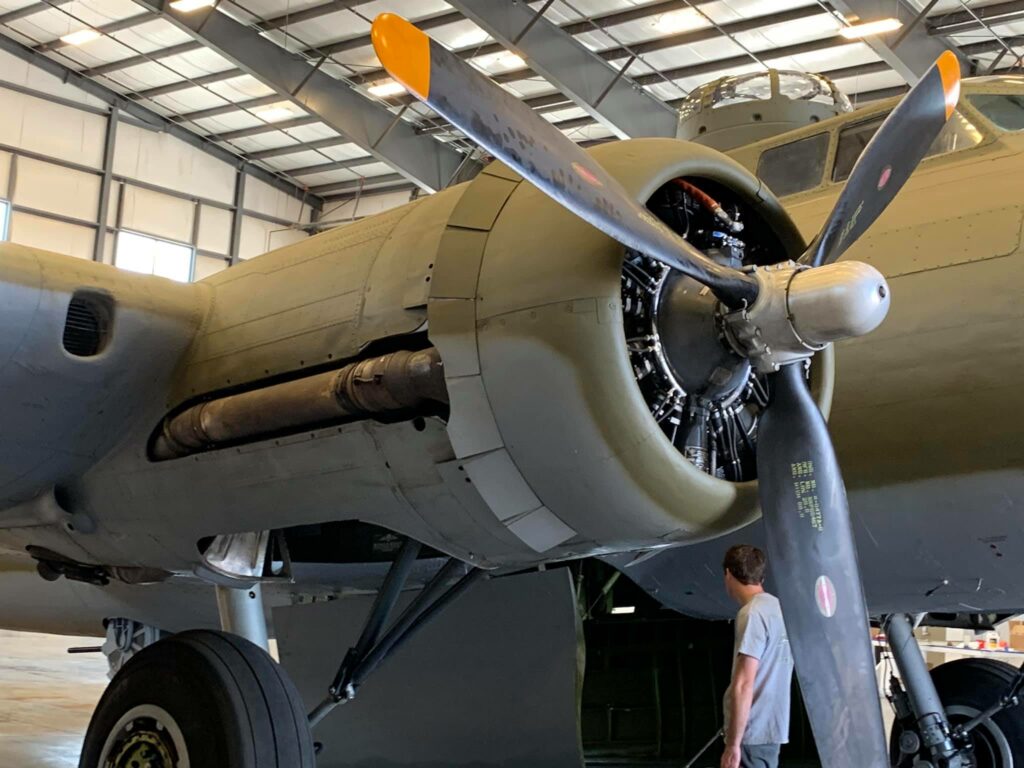 Randy's Warbird Profiles: Boeing B-17G Flying Fortress N3701G 20 RWW Ye Olde Pub 06