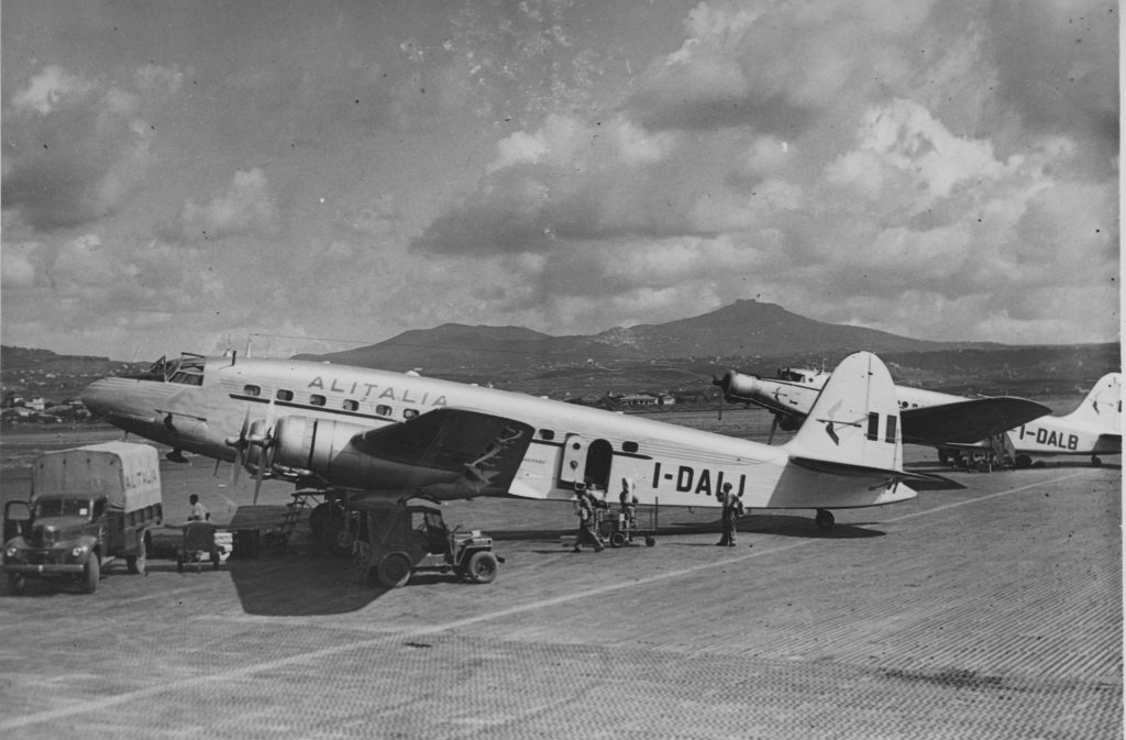 First Flight of the Savoia-Marchetti SM.95 12 SM.95 Alitalia fianco grande