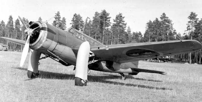Today in Aviation History: First Flight of the Saab 17 11 Saab B 17B on ground