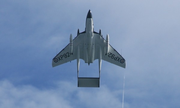 http://staging.vintageaviationnews.com/wp-content/uploads/Sea-Vixen1-600x362.jpg The unmistakable elegant silhouette of the Sea Vixen.I Image credit Andy Rodgers)