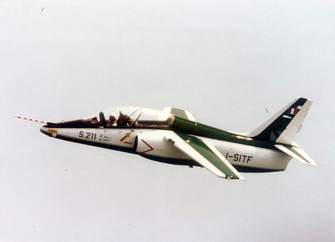 Flying the Little Italian Stallion - The SIAI-Marchetti S.211 12 Siai Marhcetti S-211 prototype