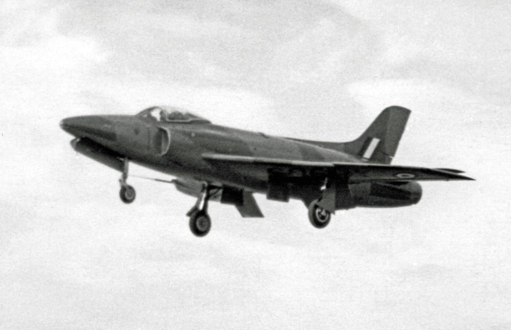 Grounded Dreams: Supermarine Type 545 – The Mach 1.3 Interceptor Frozen in Time 15 Supermarine Swift FR.5 XD905 V A Farnborough 10.09.55 edited 2