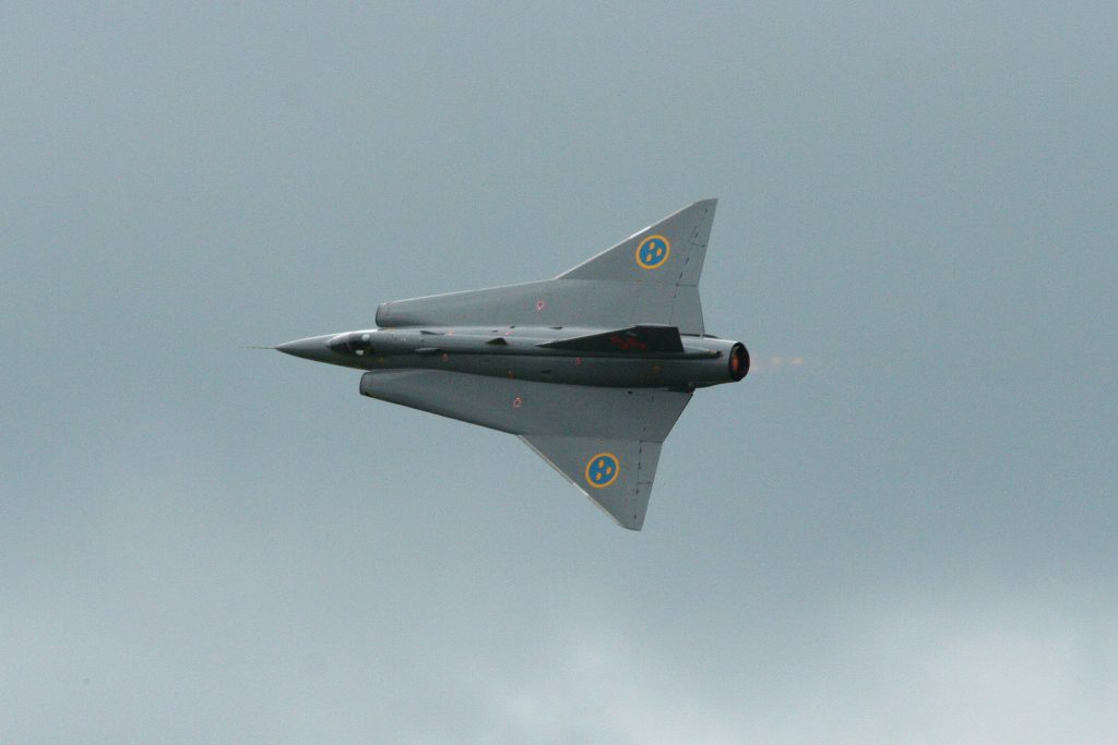 The Swedish Air Force Historic Flight From Within the Cockpit 14 Saab 35 Draken in flight. (Image Credit: Alan Wilson CC 2.0)