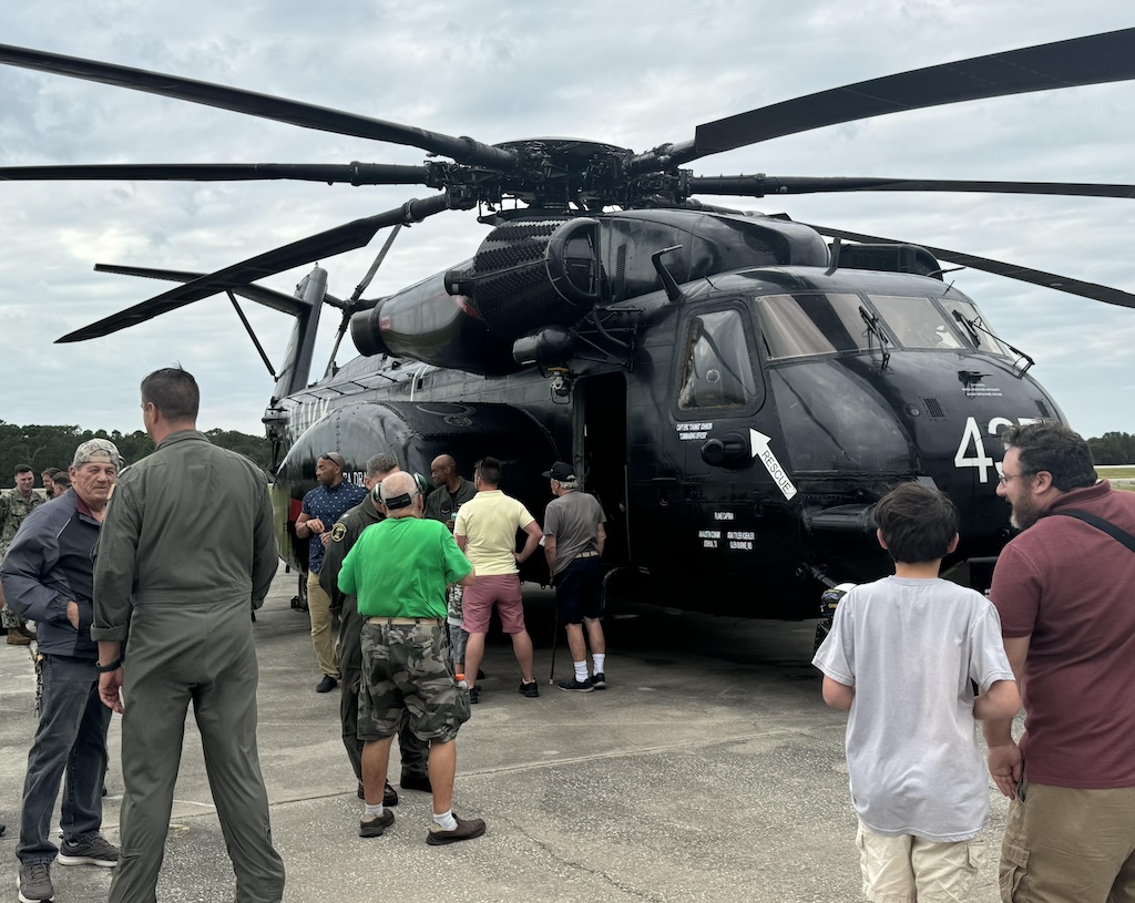 Valiant Air Command Welcomes MH-53E Sea Dragon Helicopter 12 The MH 53E has two primary missions Airborne Mine Countermeasures AMCM and Navy heavy lift Vertical Onboard Delivery VOD