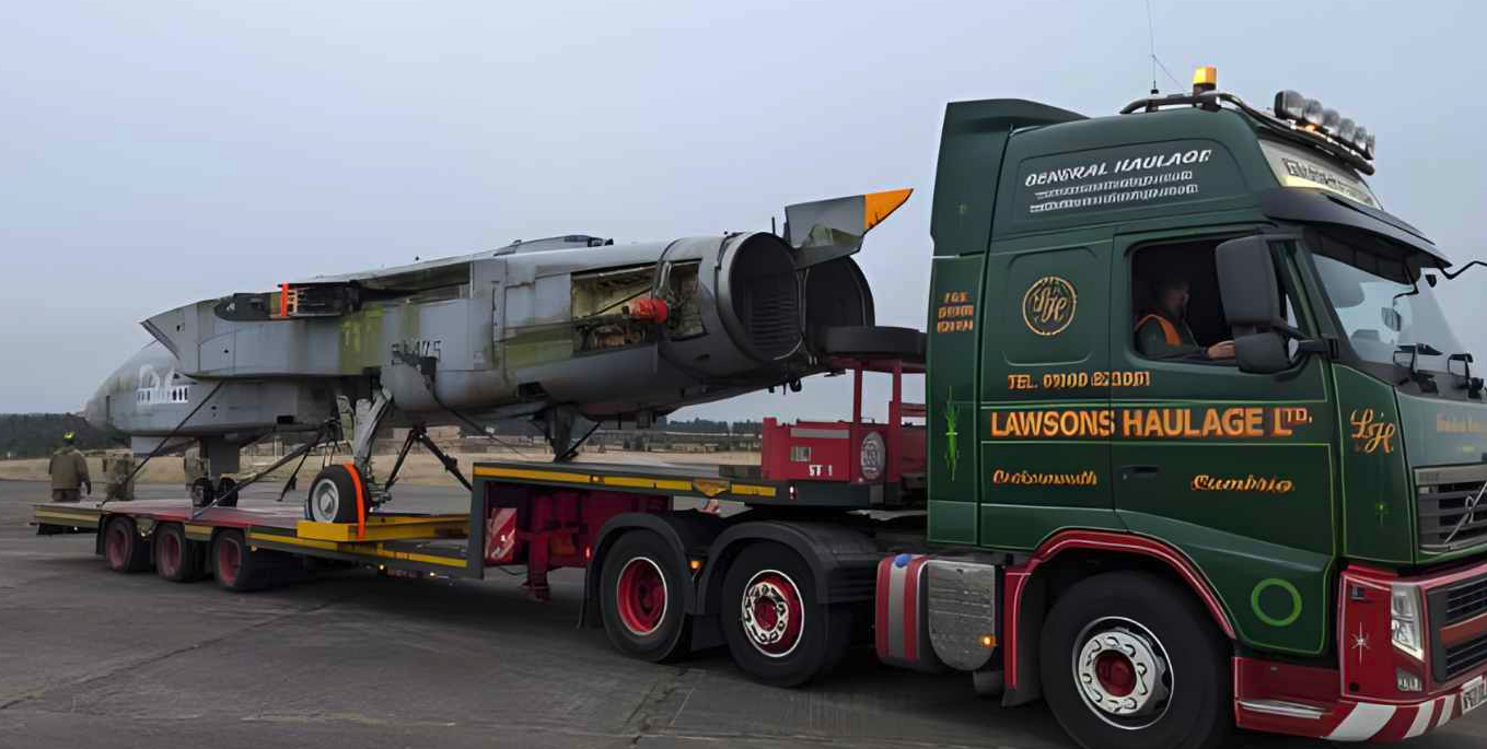 Gulf War Tornado GR1 Donated to Solway Aviation Museum 11 Tornado ZA475 fuselage on a trailer 1