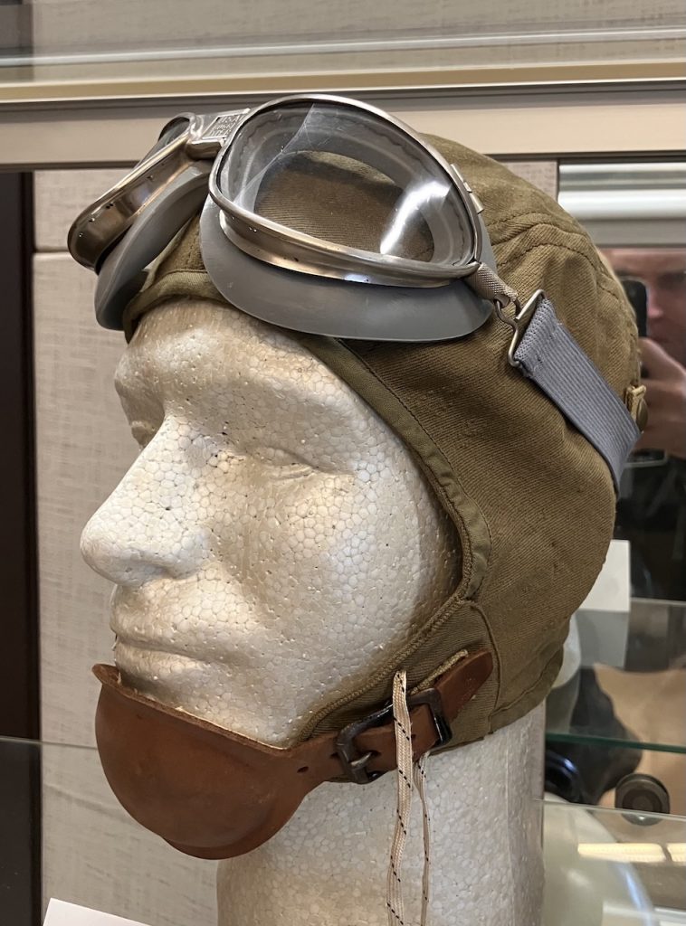 Collector Corner: A Guide to WWII USAAF Flying Helmets 16 Type A 5 cloth flying helmet