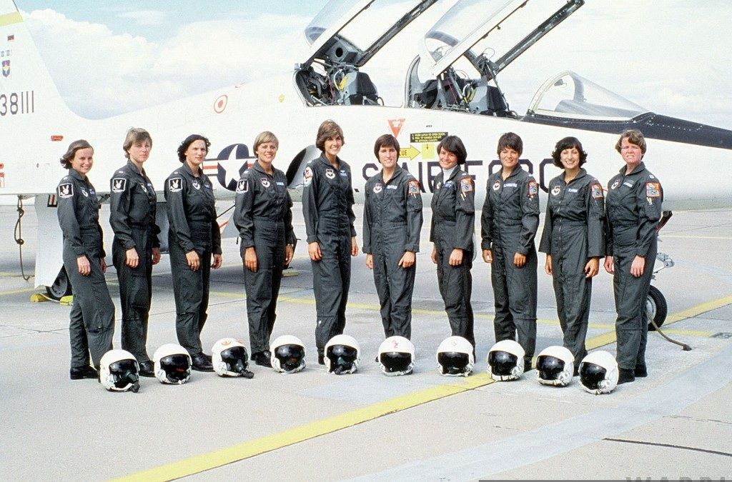 This Day In Aviation History - Graduation of The First 10 Female Air Force Pilots 10 UPT Class 77 08