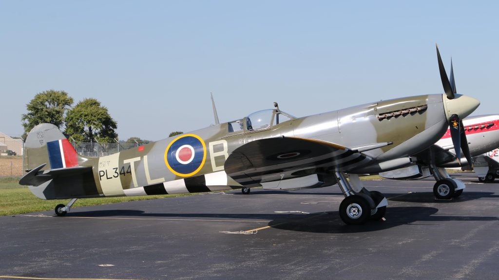 Awesome to The Last Drop, The final Operation Chicken Drop at Easton Airport 17 VAN IMG 9385