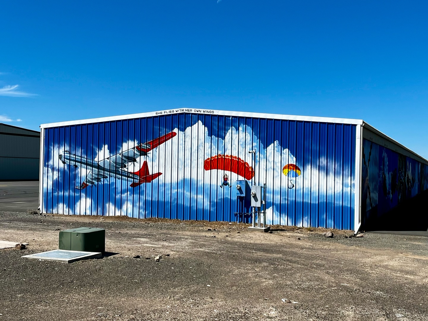 World War II Airplane Murals Painted on Oregon Airport Hangars 12 World War II Airplane Murals Painted on Oregon Airport Hangars 3