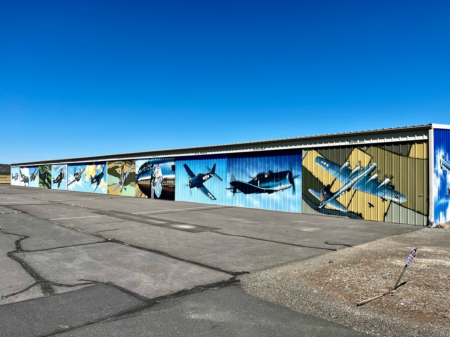 World War II Airplane Murals Painted on Oregon Airport Hangars 11 World War II Airplane Murals Painted on Oregon Airport Hangars 4