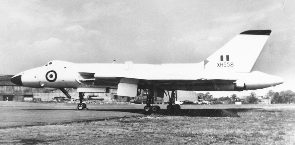 Final National Tour for Vulcan XH558 11 XH558 outside Woodford ( via Vulcantothesky.org)