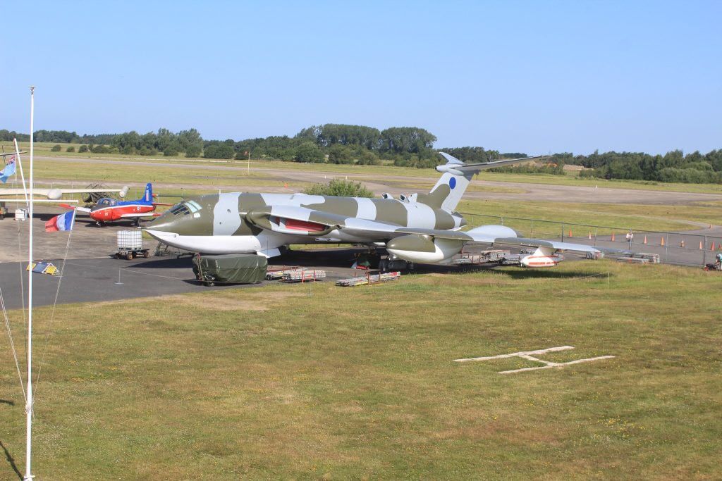 Yorkshire Air Museum’s Handley Page Victor K2 Repaint Captured in Time-Lapse Video 10 Yorkshire Air Museums Handley Page Victor K2 Repaint