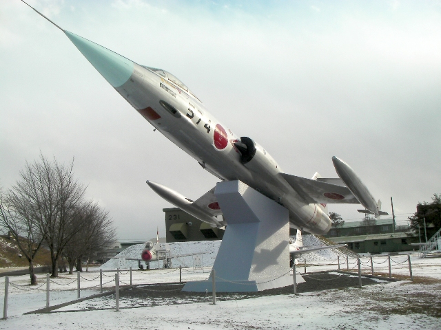 Former JASDF F-104J Starfighter Restored in Japan 12 574 back on her plinth outside Chitose Air Base. (photo JASDF Chitose Air Base)