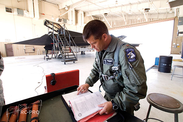 Super Legend Series: F-117A Nighthawk 12 book lockheed nighthawk 3