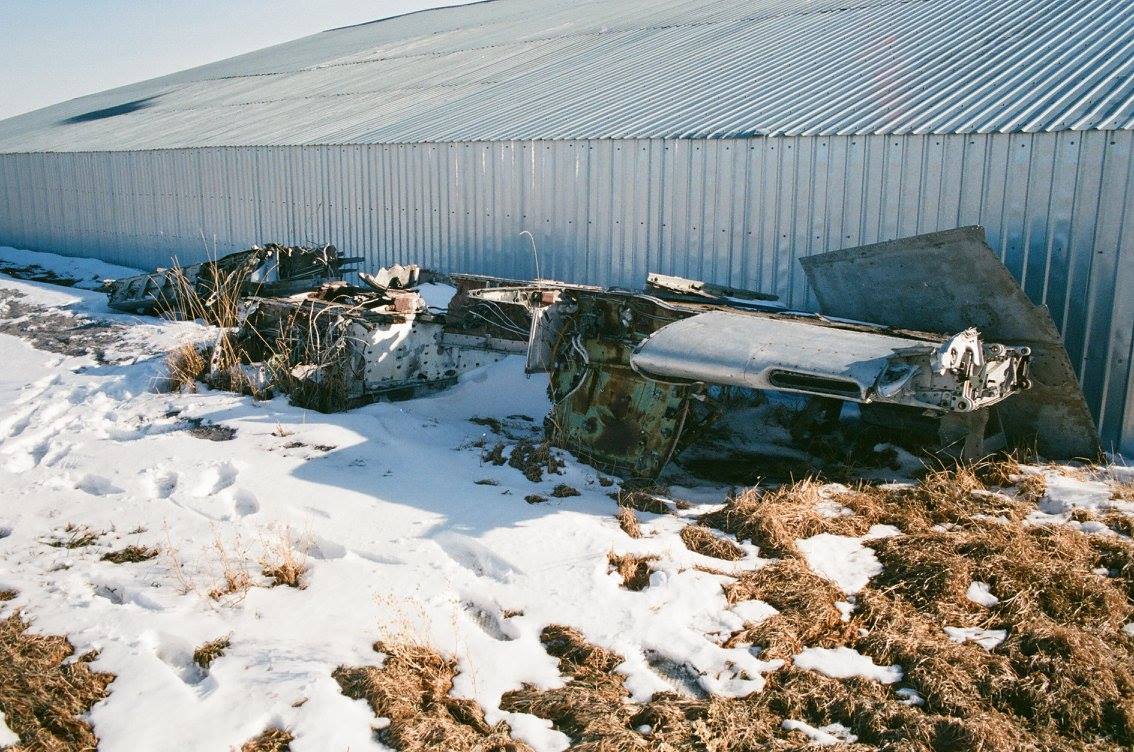 The Epic Journey of de Havilland's Sea Hornet F.20 TT193's Restoration 14 de Havilland Sea Hornet TT193 as stored on the Le May farm at Acme, Alberta in 1990. (photo by Richard de Boere - used with permission)