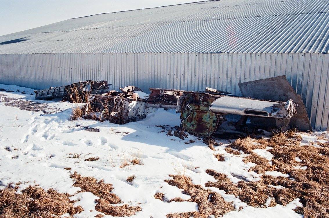 The Epic Journey of de Havilland's Sea Hornet F.20 TT193's Restoration 16 Another shot of the wing center section on the Le May farm in Acme, Alberta. (photo by Richard de Boere - used with permission)