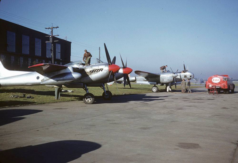 The Epic Journey of de Havilland's Sea Hornet F.20 TT193's Restoration 13 de Havilland Sea Hornet TT193 while with Spartan Air Services, alongside a P-38 which they also owned. (photo via Richard de Boer)