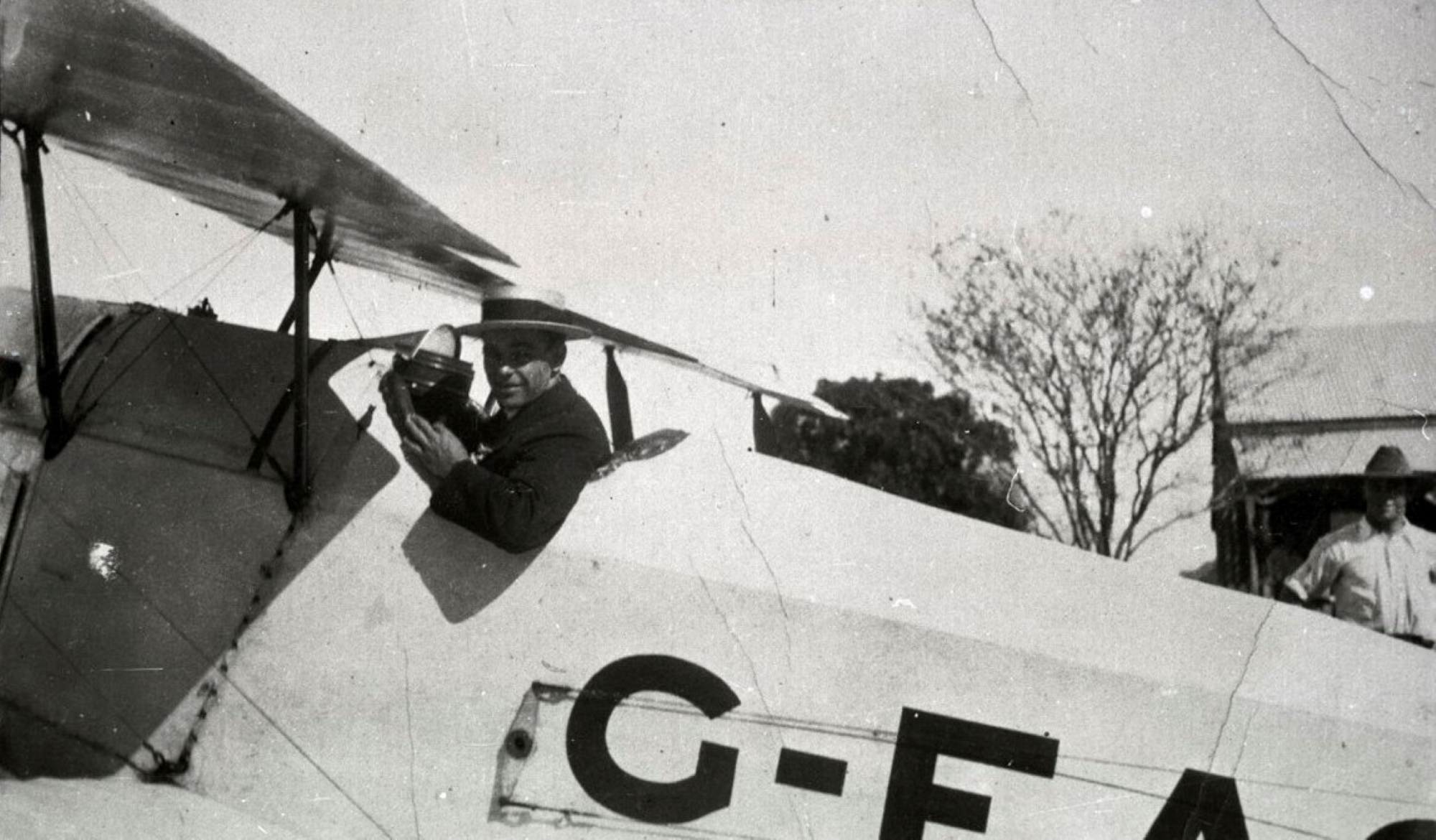 Today in Aviation History: Bert Hinkler Completes First Solo Flight from England to Australia 13 lc941 15