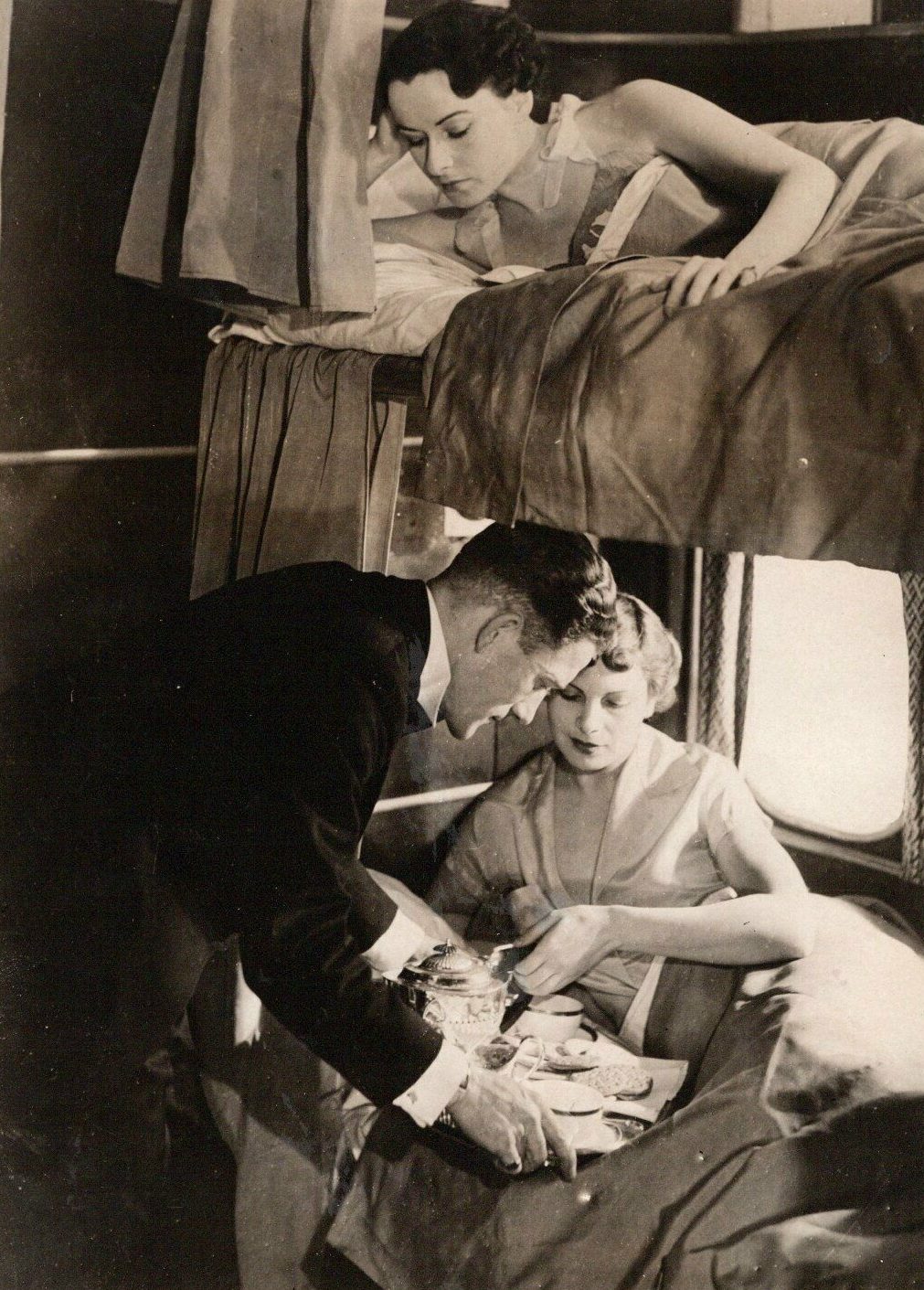 SEAT 29B, Travel Stories of an Airplane Fanatic 10 s l1600 175 e1596080490106