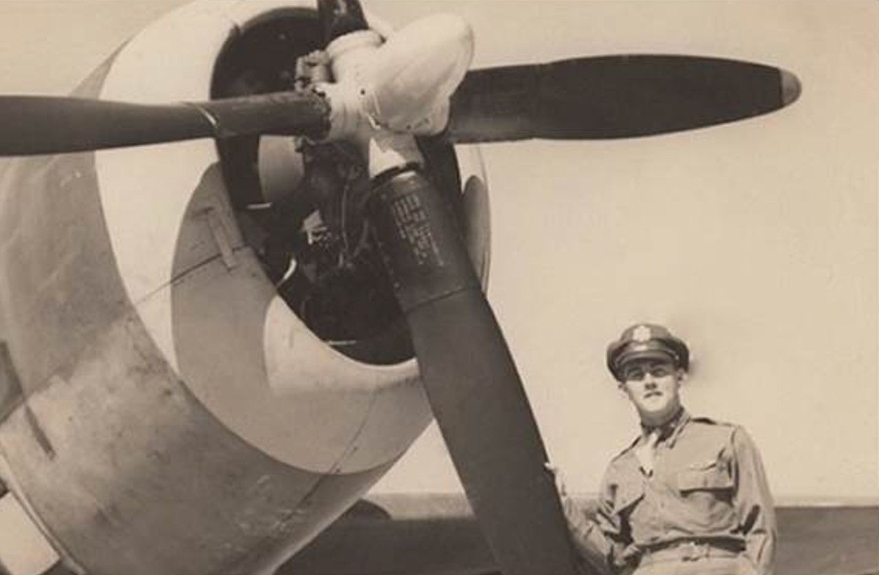 Randy's Warbird Profiles: Republic P-47D-2-RE Thunderbolt 13 uncle ed in front of plane lt hyland 2