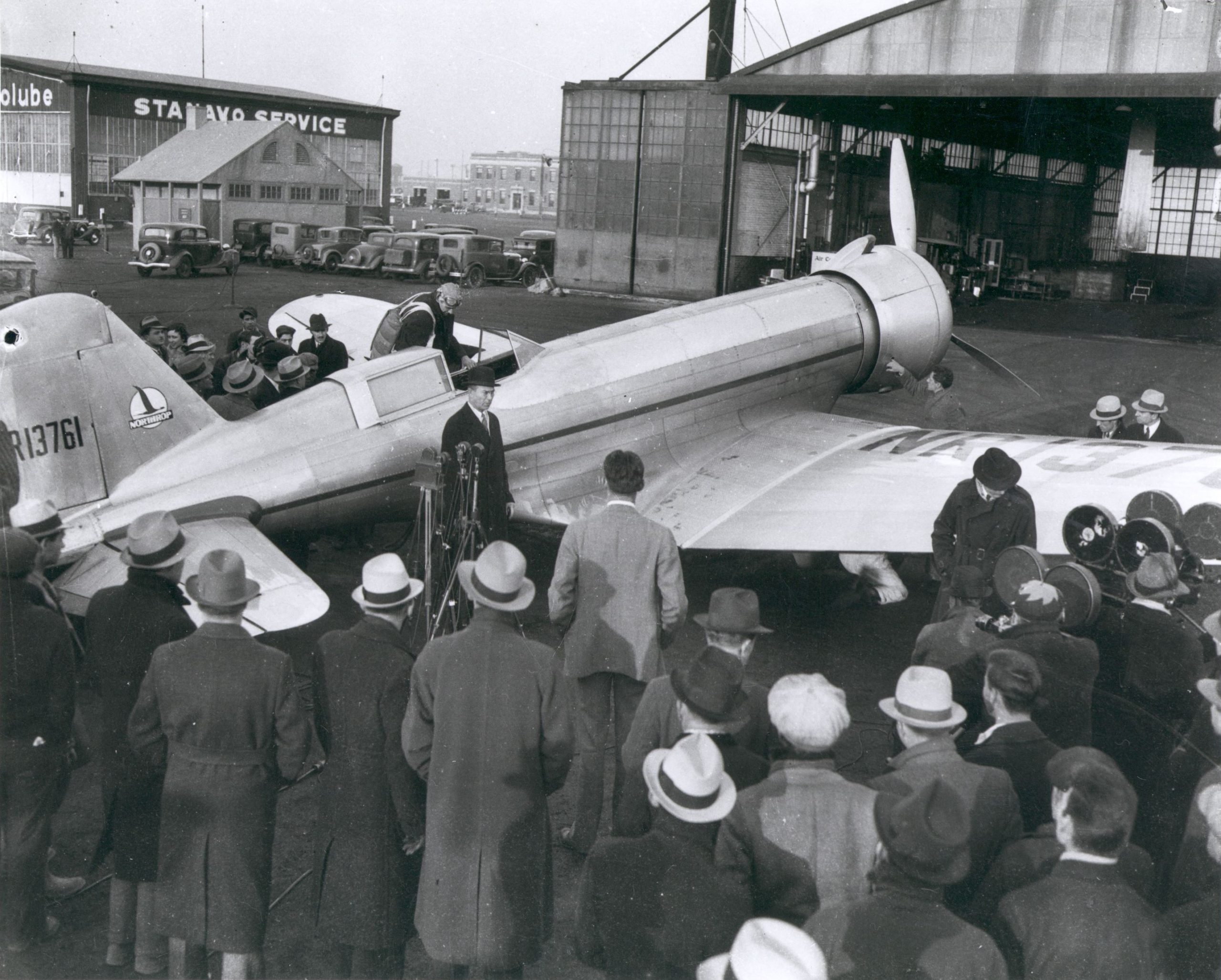 The Hughes H-1 Racer: Howard Hughes' Silver Bullet 33 whh000031 scaled