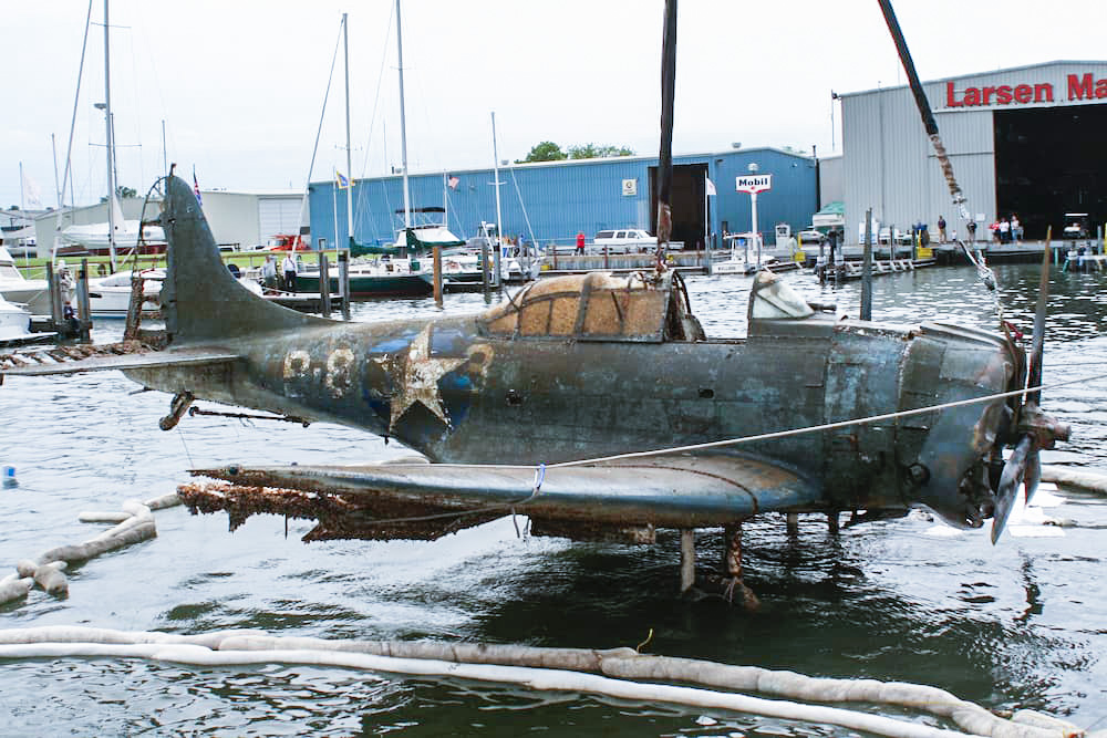 The Air Zoo's Dauntless 'Production Line' 19 wwii plane 6 19 2009 055