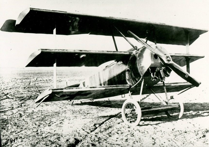 1530px Fokker Dr.I driedekker 2161 026221