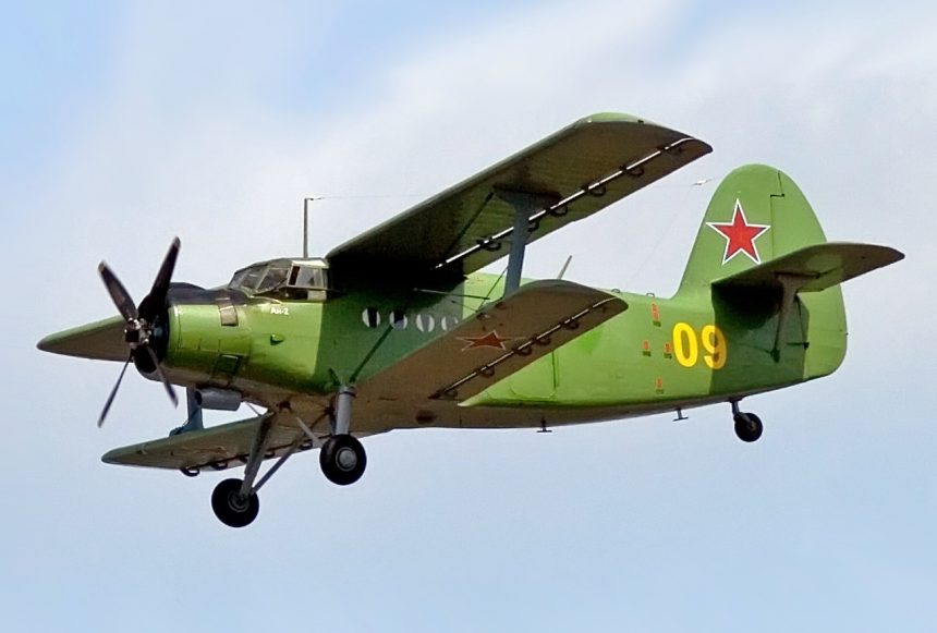Antonov An 2 Red 09