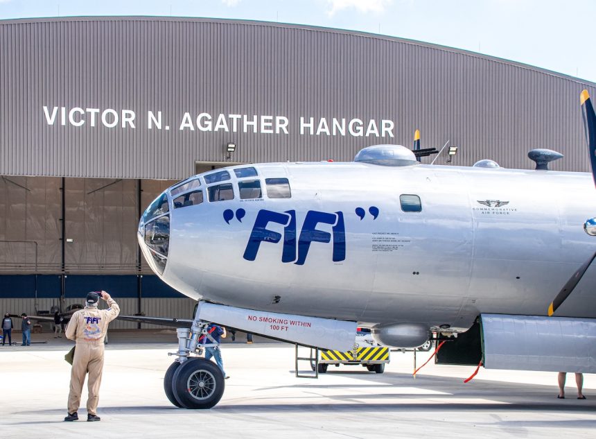 Boeing B 29 FIFI Commemorative Air Force
