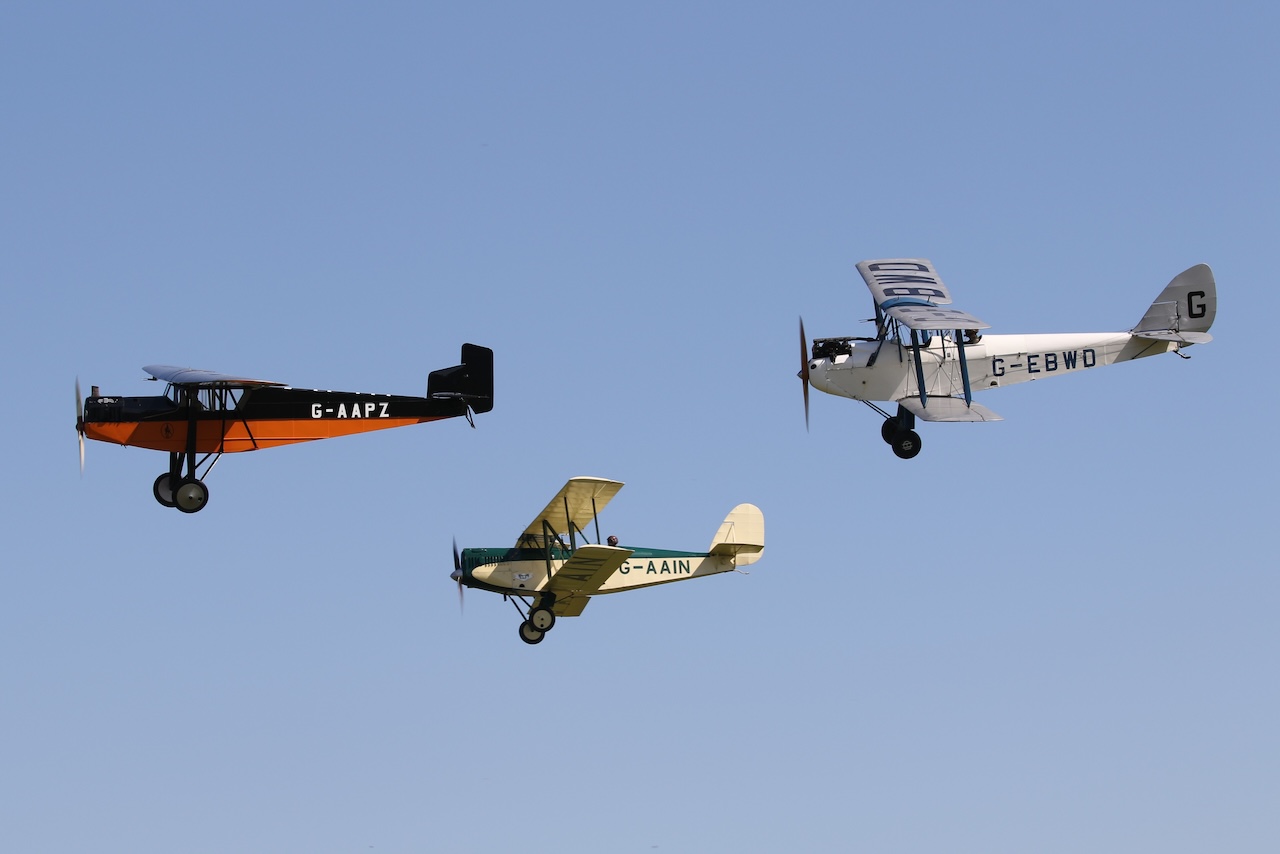 Shuttleworth Season Premiere Airshow 25 Cirrus trio 7D2 1094