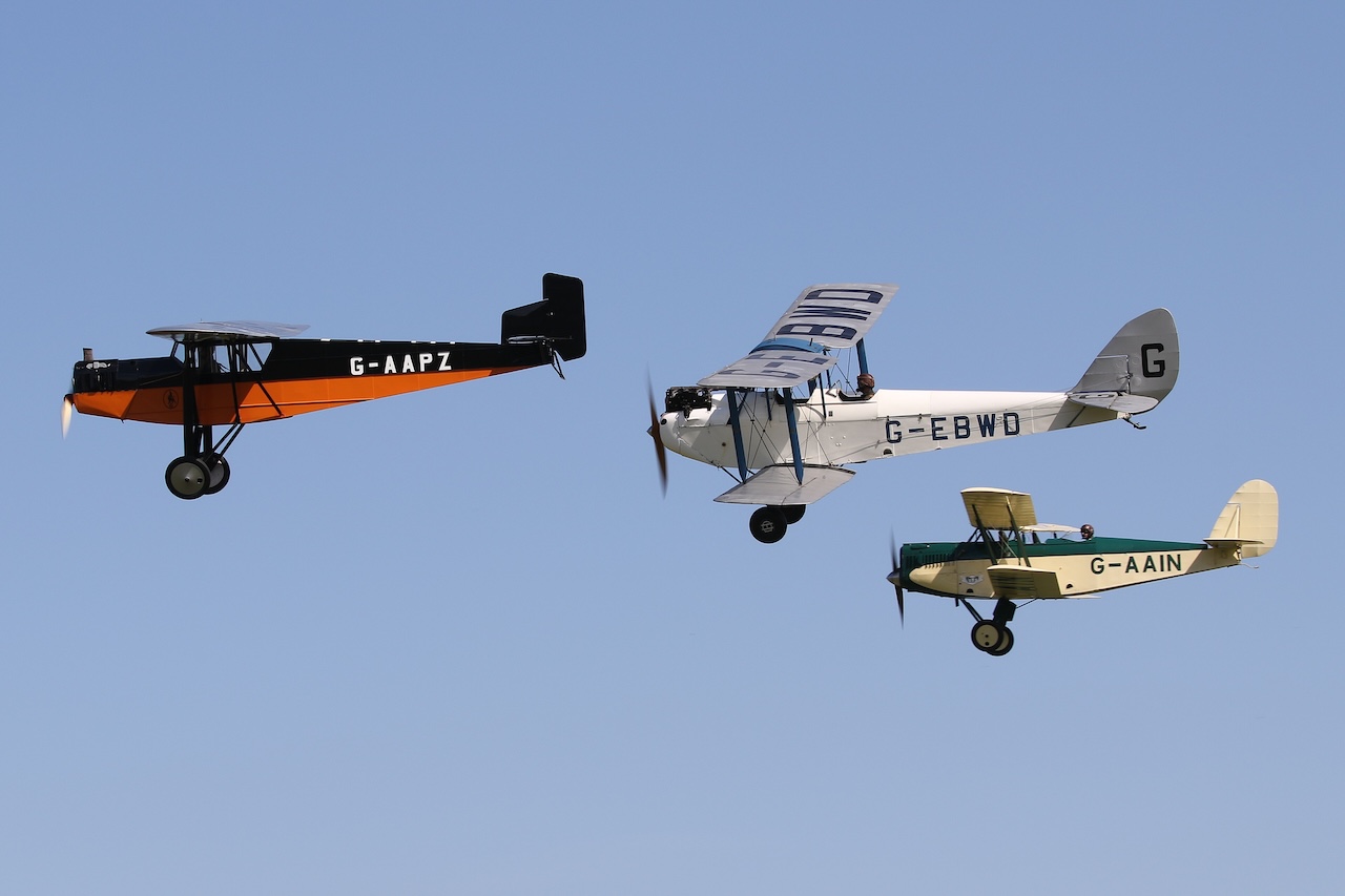 Shuttleworth Season Premiere Airshow 26 Cirrus trio 7D2 1097