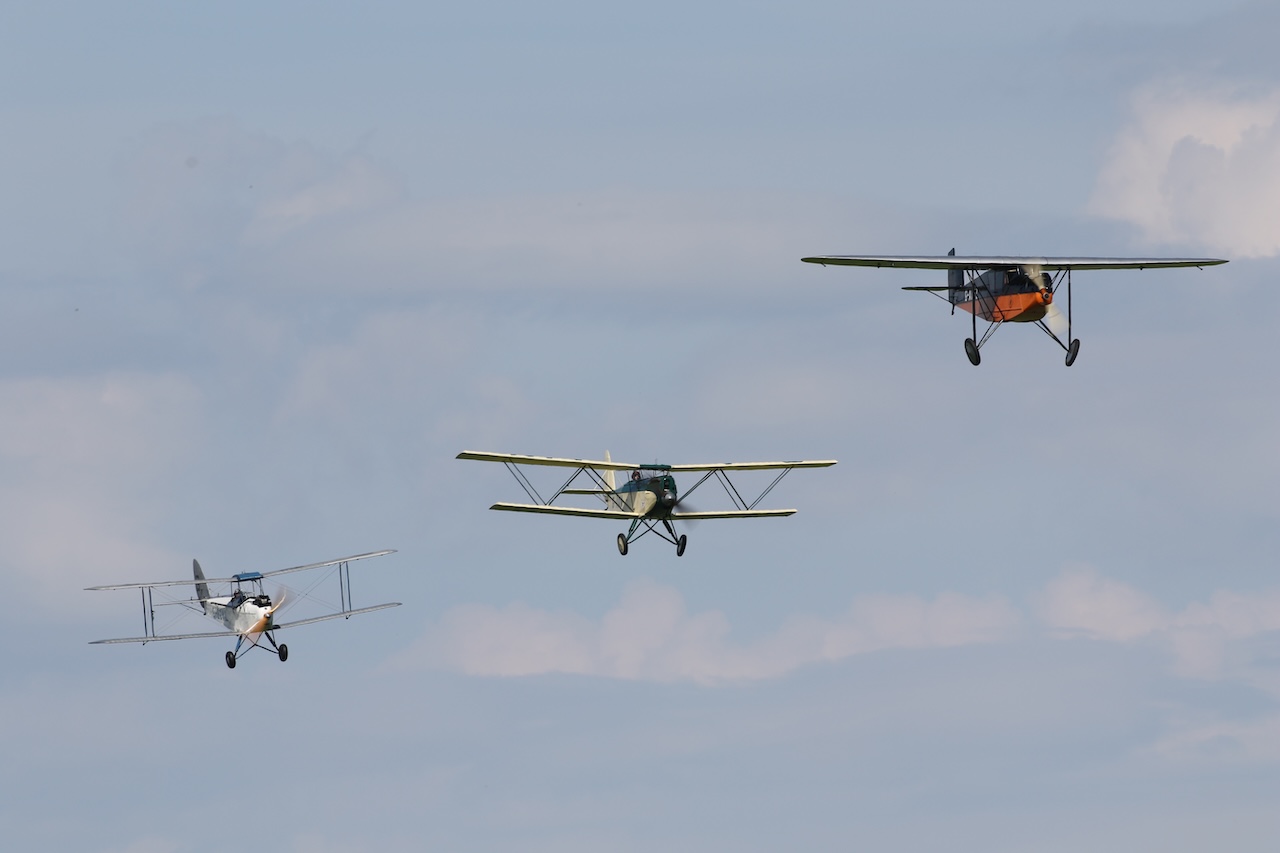 Shuttleworth Season Premiere Airshow 28 Cirrus trio 7D2 1133