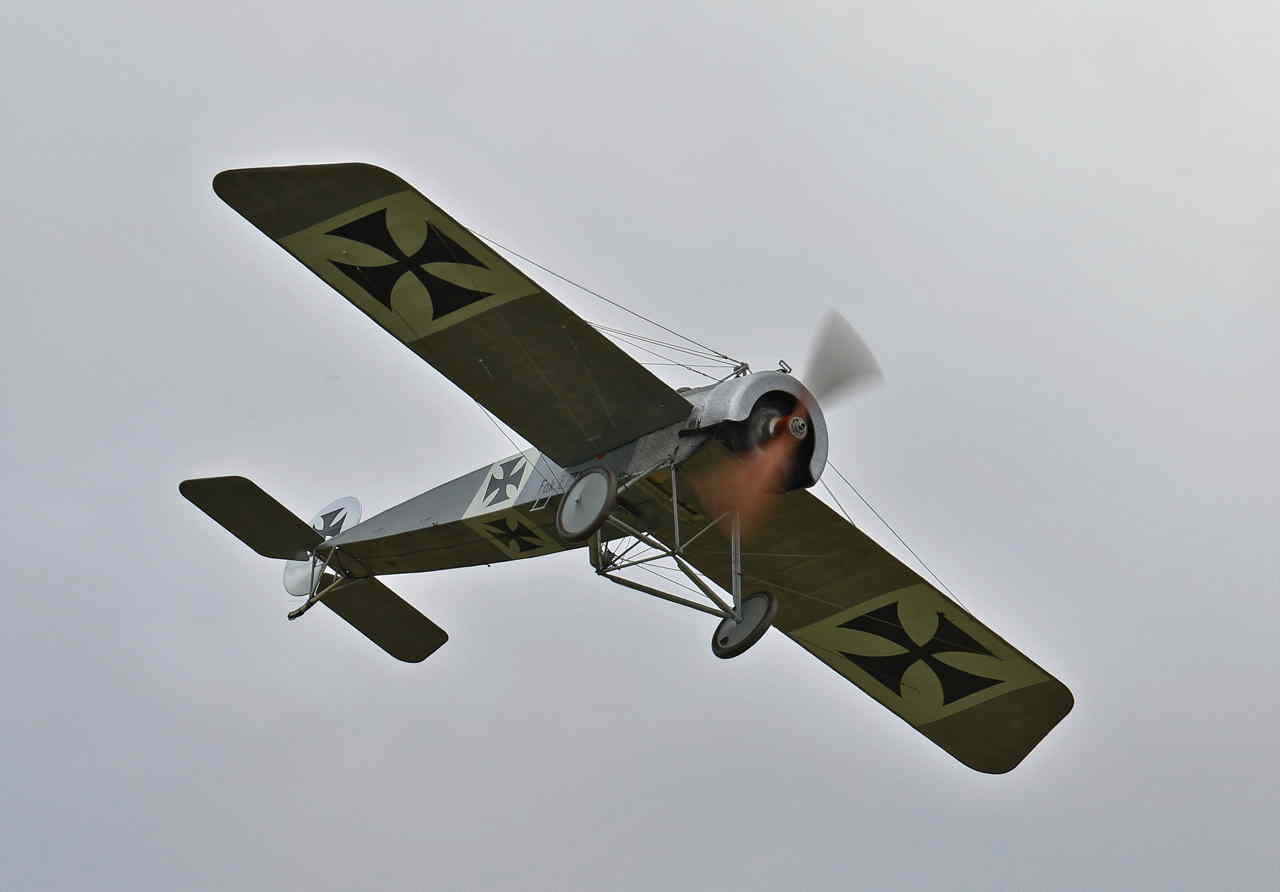 [Photo by Paul Le Roy]