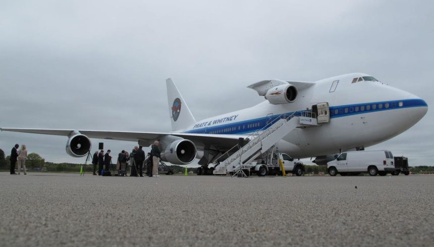 Pratt Whitney Canada 747SP flying test bed 4