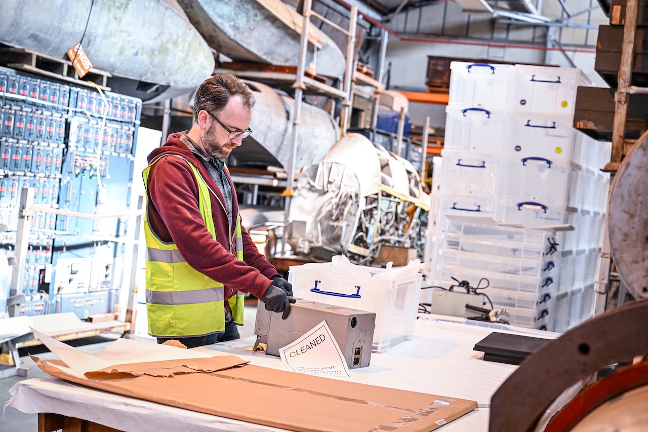 RAF Museum Launches Major Campaign to Relocate 50,000 Historic Artifacts 17 The Crate Escape RAF Museum store collection at MOD Stafford 19